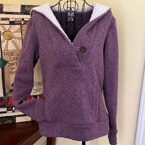 ⚡️4 items for $20⚡️ Nike hoodie!